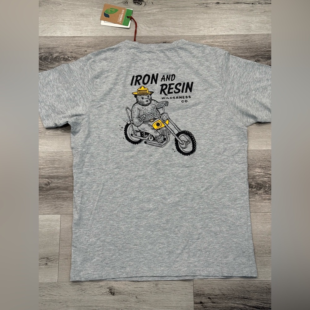 IRON and RESIN Smokey the Bear Riding Motorcycle Gray Graphic TShirt Men’s Small